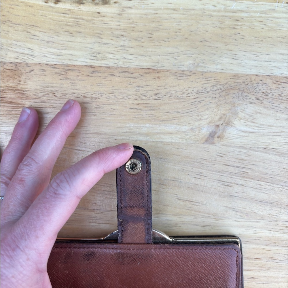 Louis Vuitton Brown Monogram Kisslock Wallet - Picture 13 of 16